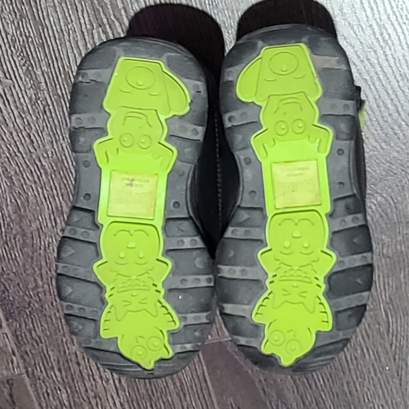 Toddler Cougar Snowboots Size 6 - Picture 3 of 3